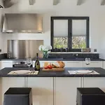 Dora - Summer Escape With Private Pool *