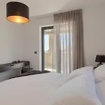 Dora - Summer Escape With Private Pool *