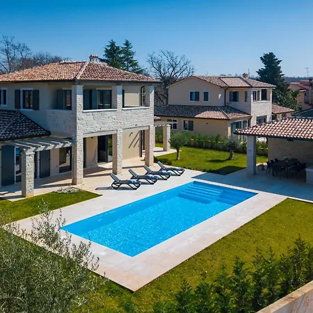 Villa Dora - Summer Escape With Private Pool *