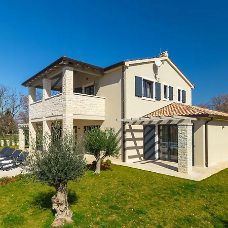 Dora - Summer Escape With Private Pool * Poreč