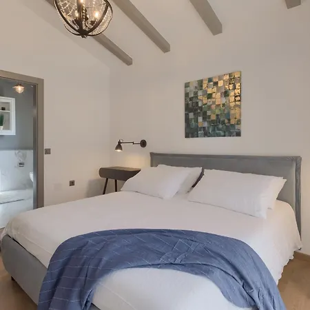 Dora - Summer Escape With Private Pool Porec