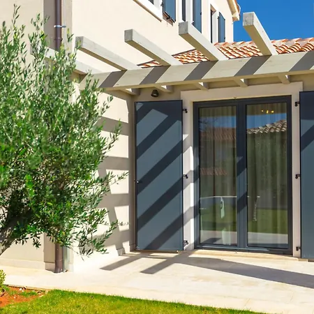 Dora - Summer Escape With Private Pool Villa Porec